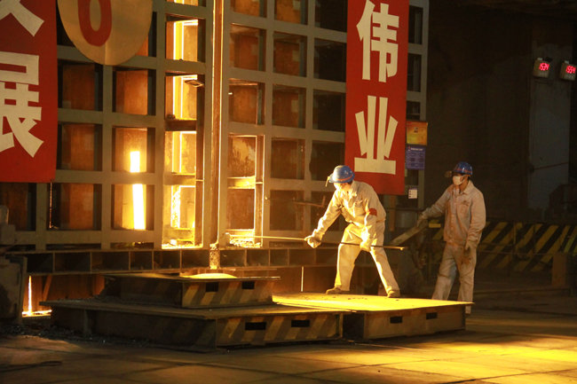 環保地坪涂料廠家給鋼鐵廠地面施工時要注意什么？